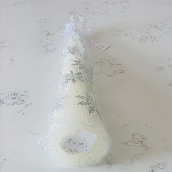 34th & Pine Christmas tree candle - Picture 6 of 7